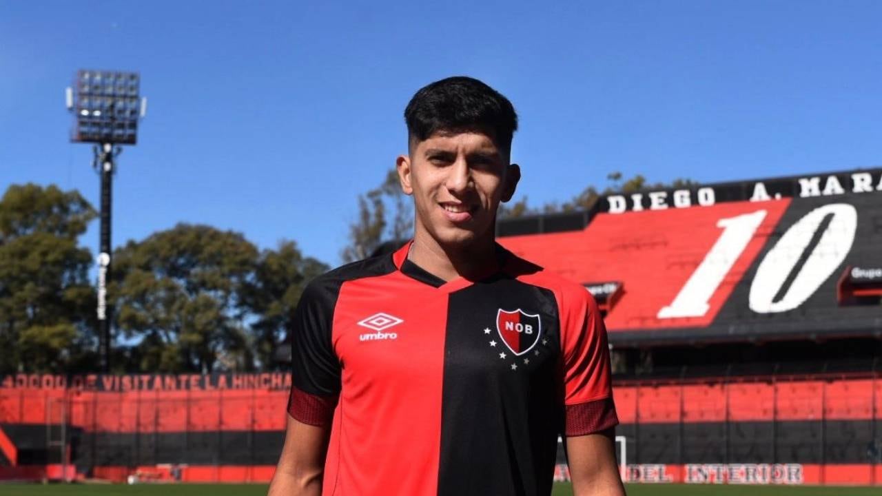 Maximiliano Comba llegó a préstamo a Newell's