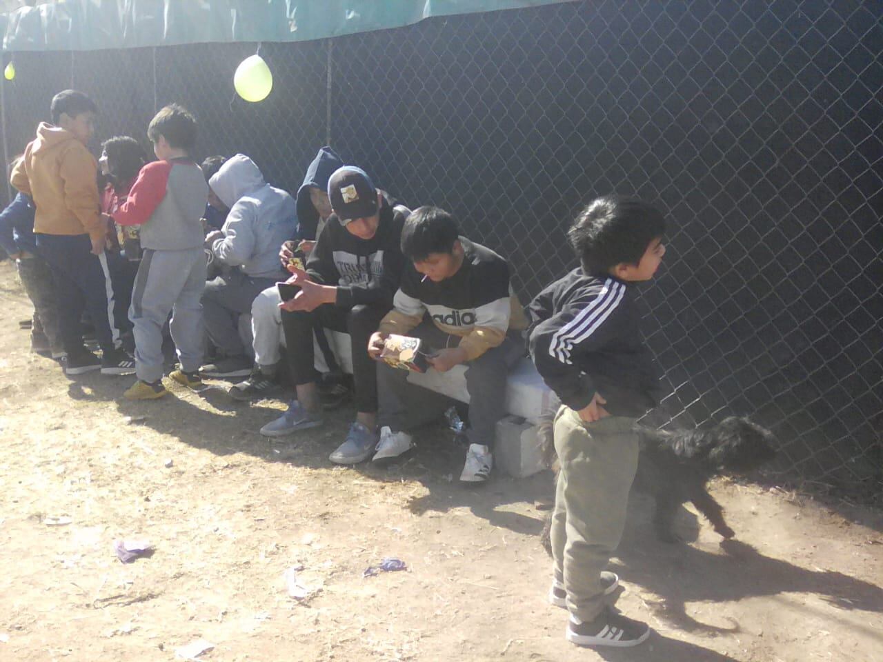 Gracias a la solidaridad de vecinos, pudieron entregar un juguete a cada niño y niña del lugar.