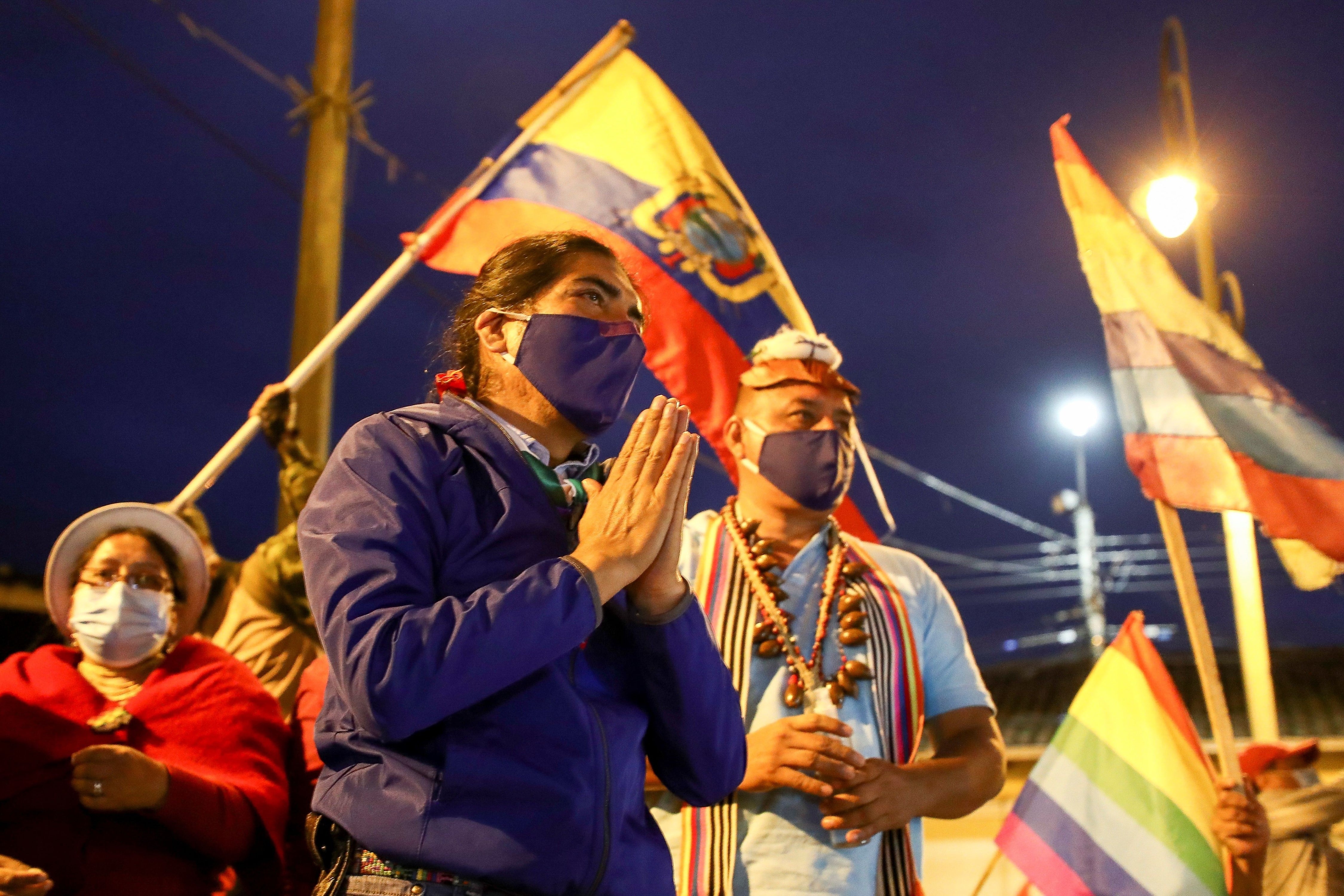 El indígena ambientalista Yaku Pérez encabeza una marcha en Riobamba (Ecuador) (Foto: EFE/ José Jácome)