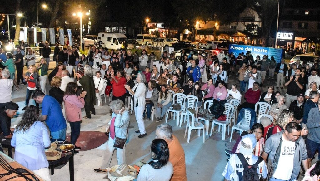 Este viernes comenzaron las actividades de promoción turística en el "Paseo del Norte", en la esquina de avenida Bunge y Marco Polo de la ciudad costera de Pinamar.