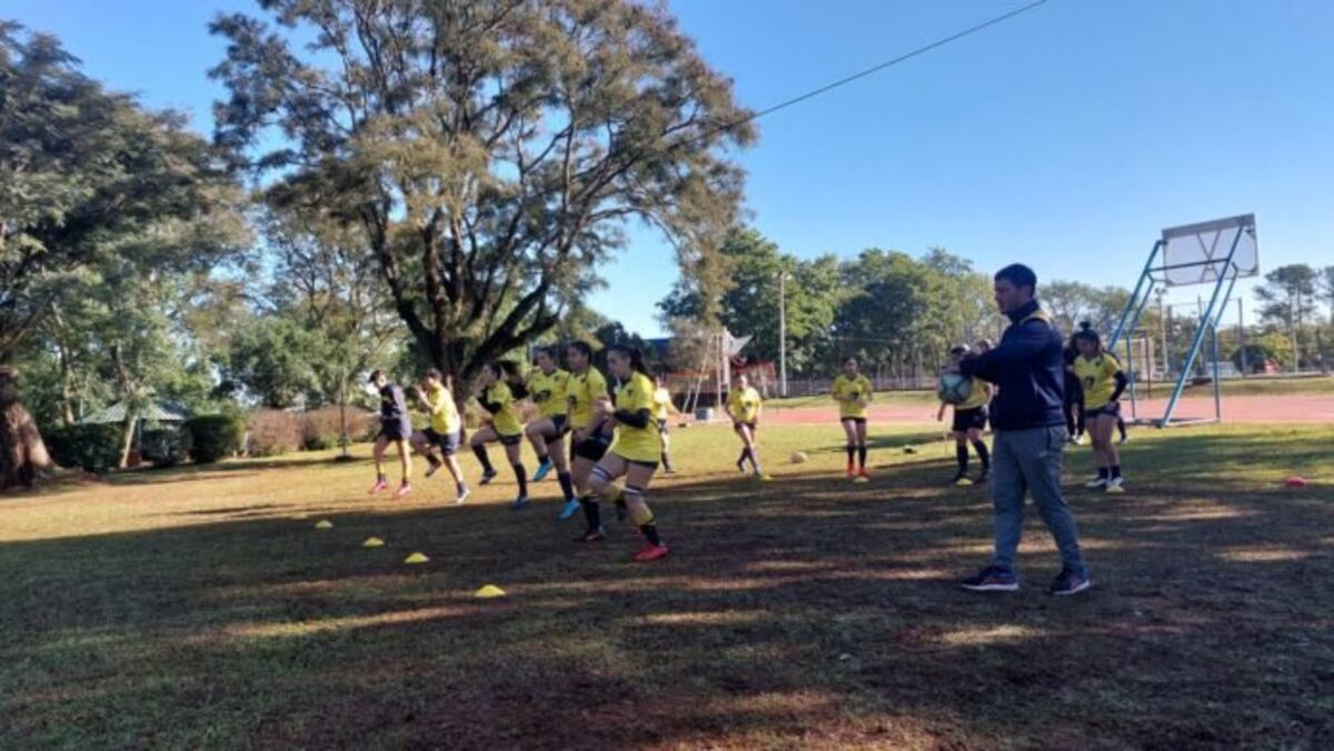 Este sábado, se realizó el 1er encuentro de Rugby Femenino en el Club Capri