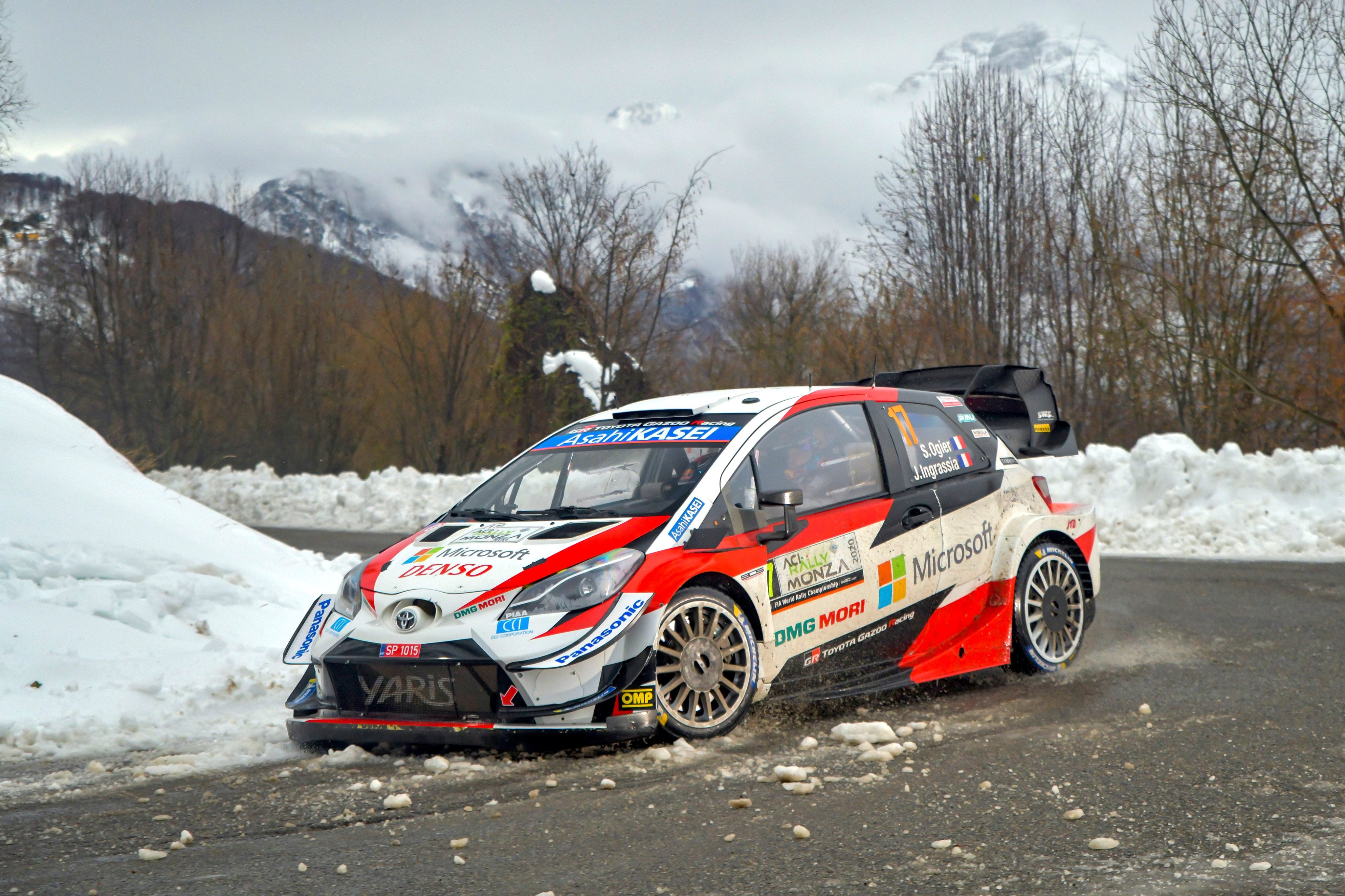 El Yaris WRC de Ogier y su navegante y compatriota Ingrassia, durante el Rally de Monza, que ganaron con Toyota.