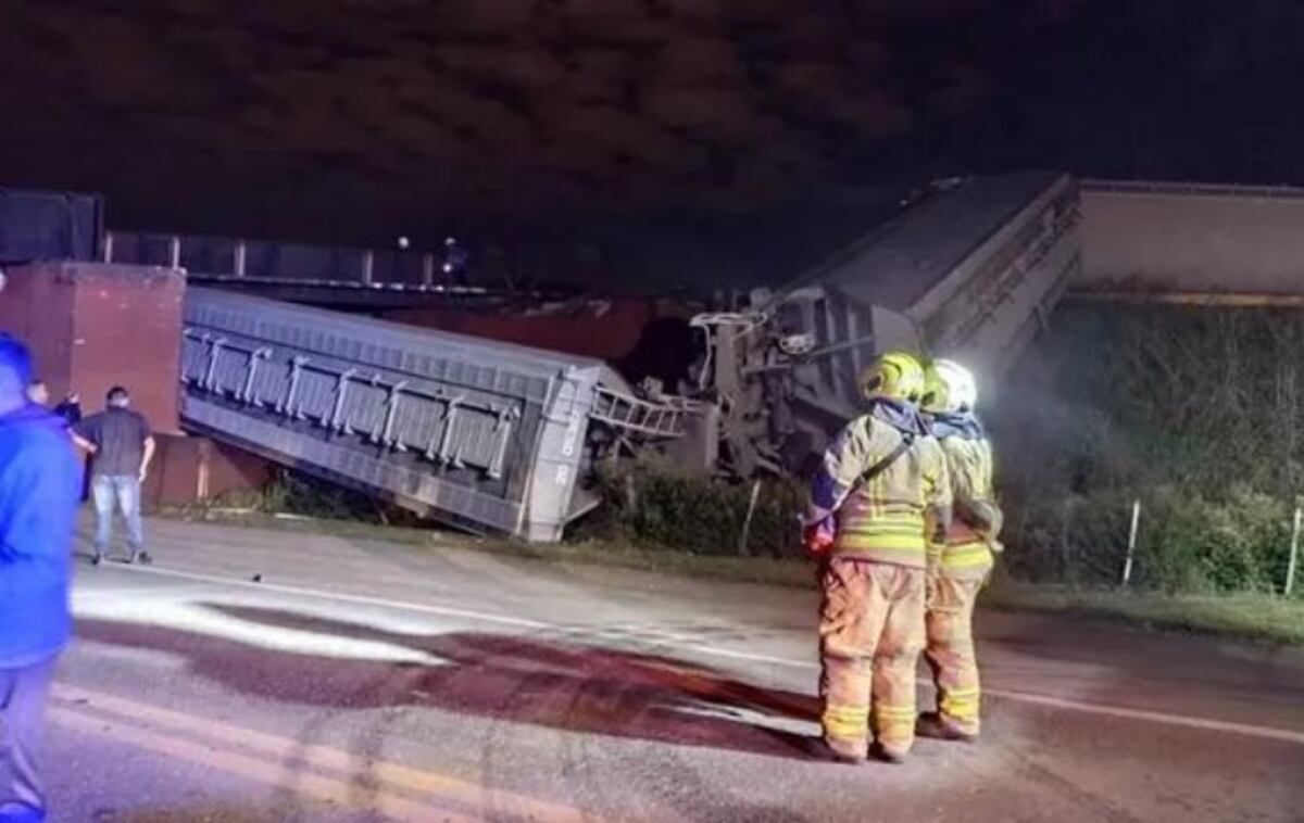 Tren descarrilado en Pérez: denuncian robo de material ferroviario
