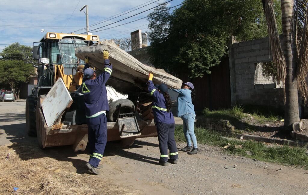 La lucha contra el dengue en los barrios de San Salvador de Jujuy  tendrá continuidad en la semana que se inicia, informaron voceros del municipio.