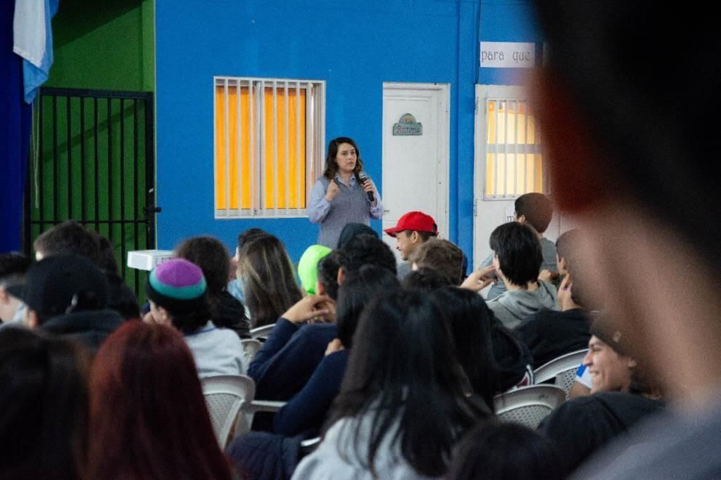 Más de 500 estudiantes participaron del primer taller de “Postvención del Suicidio”