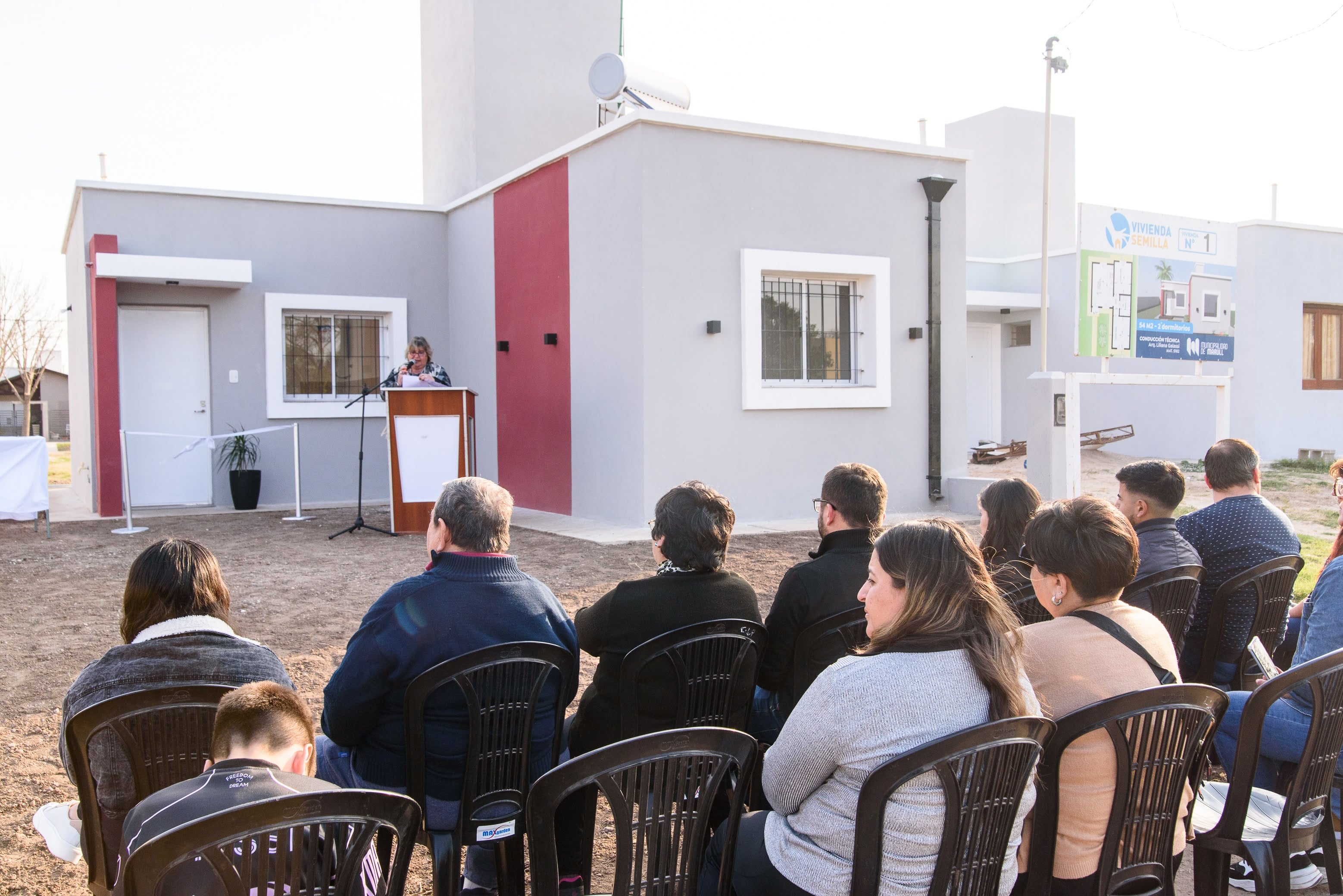 Entrega de viviensa Semilla en Marull