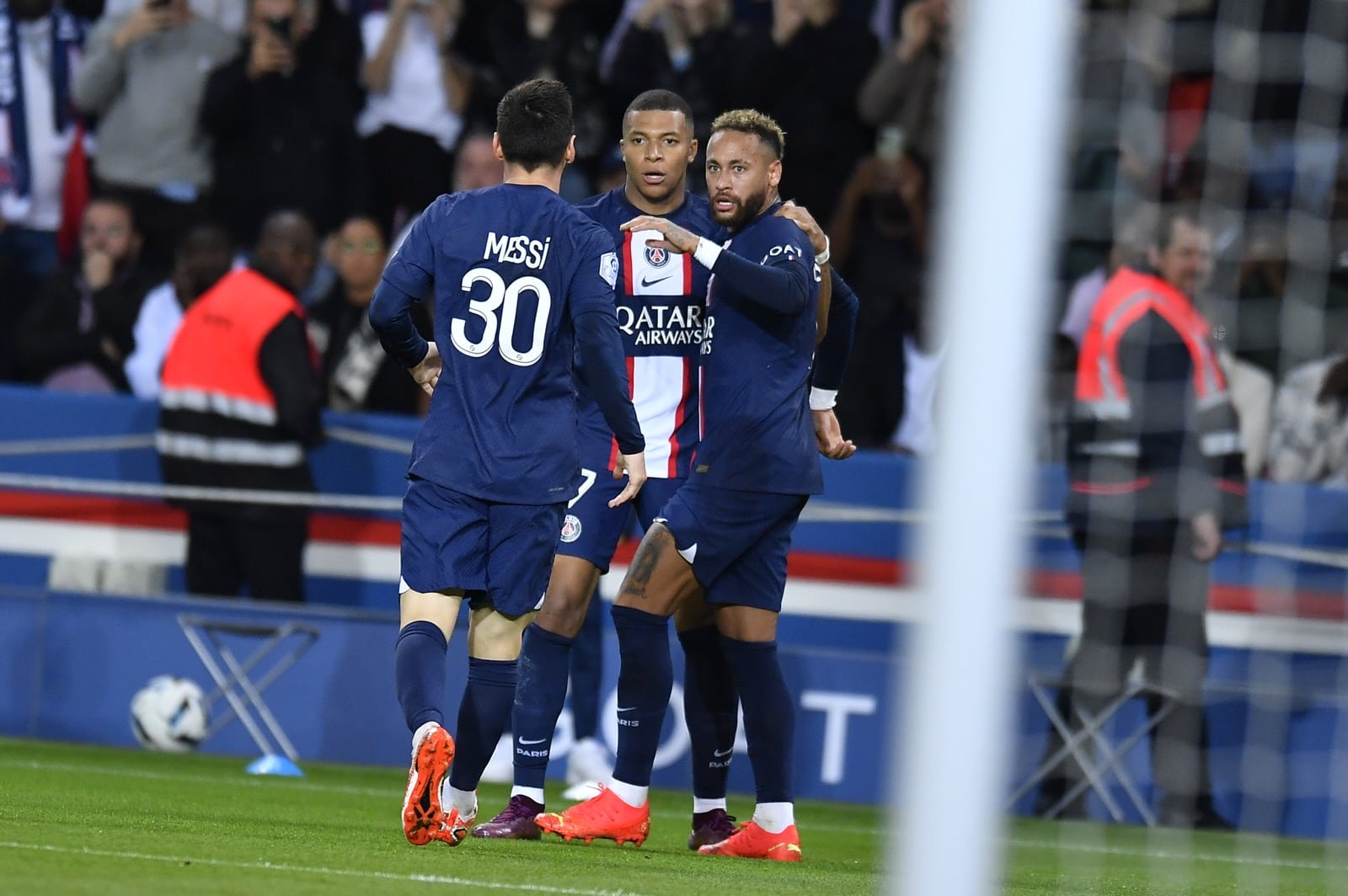 El PSG de Messi, Mbappé y Neymar se enfrentará con el Bayern Munich en octavos de final. 