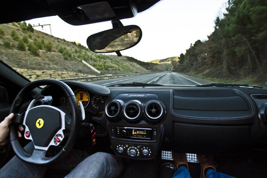 Ferrari F430 por dentro.