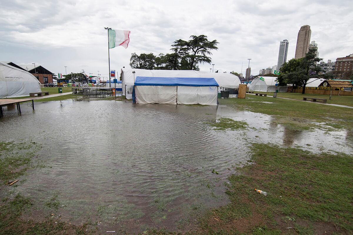 Las lluvias son comunes en esta época del año pero se atribuyen a la cercanía con la Fiesta de Colectividades.