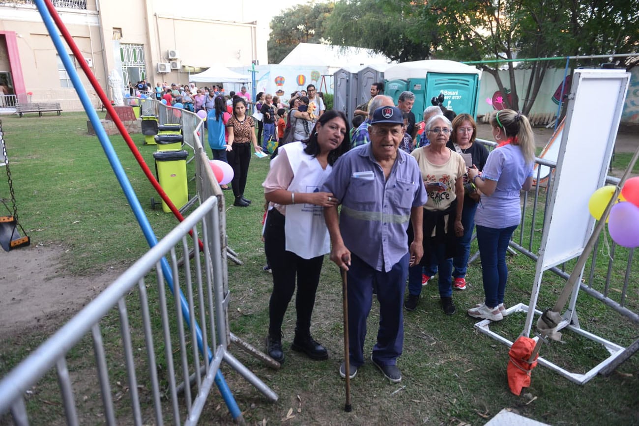 Noche de las vacunas en el Hospital Pediátrico Del Niño Jesús. (La Voz/Nicolás Bravo)