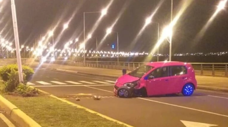 Posadas: se durmió al volante e impactó contra un boulevard.