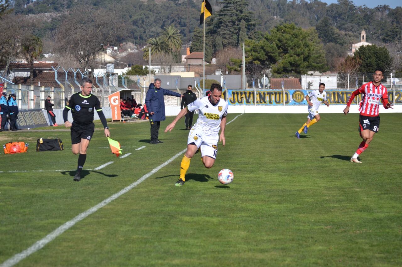 El equipo de Tandil no pudo marcar y se quedó con el empate.