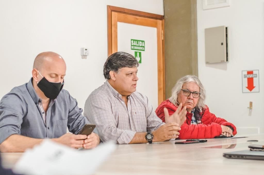 También estuvieron presentes los VGM Fortunato Enrique Vara y el VGM Walter Batista, Coordinador de Asuntos Malvinas de la Municipalidad de Ushuaia.