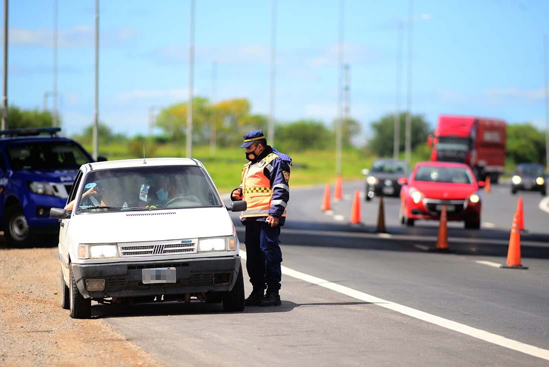 Control de la Policía Caminera en Córdoba. 