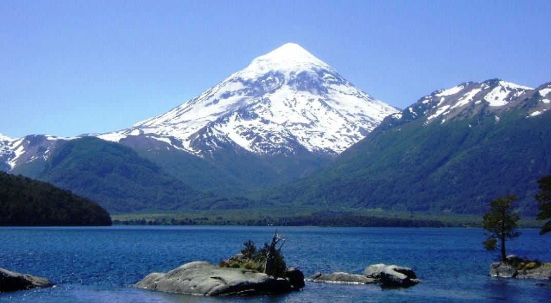 VOLCÁN LANÍN (Archivo).