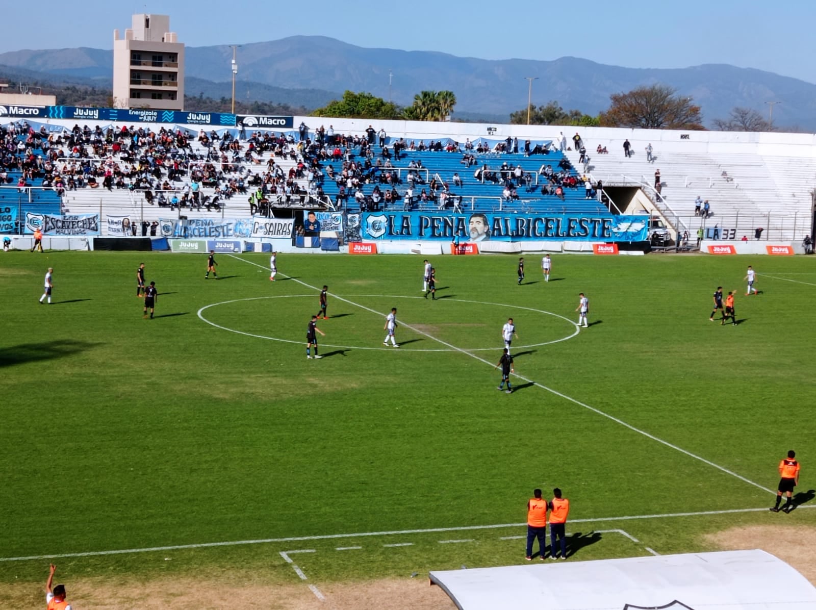 Con la pitada final del árbitro Rodrigo Rivero, pareció que ambos equipos terminaron conformes con el empate en el "23 de Agosto".