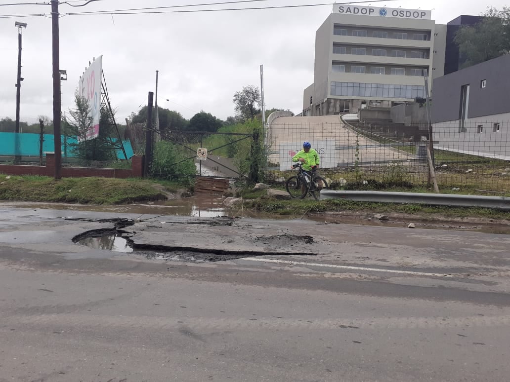 Daños, casas inundadas y diversos destrozos en la ciudad de Cosquín tras el paso del temporal.