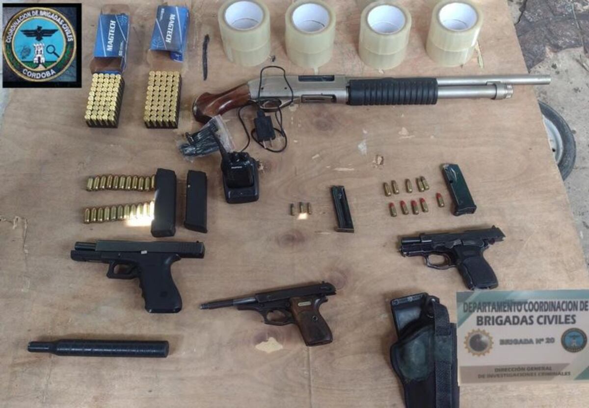 Córdoba: un joven de 28 años fue detenido con tres pistolas y una escopeta en La Calera