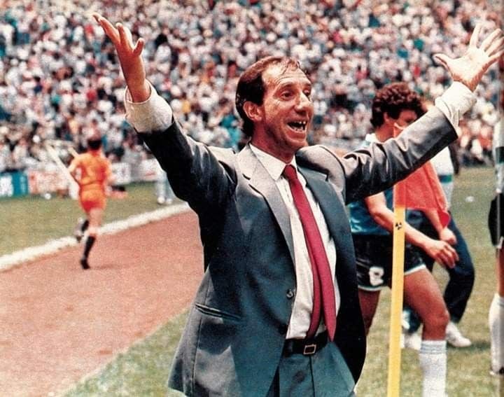 Carlos Bilardo festejando