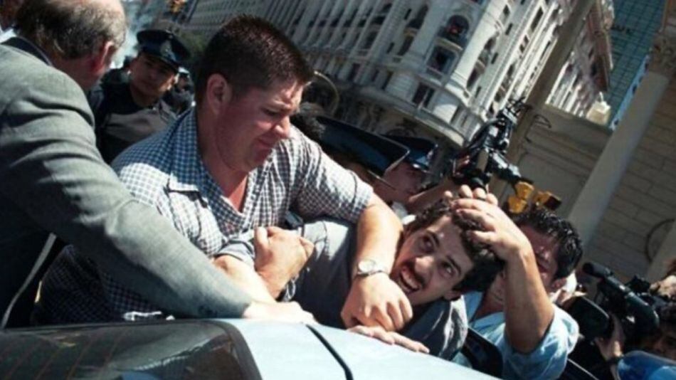 Wado de Pedro, en Plaza de Mayo, 2001.