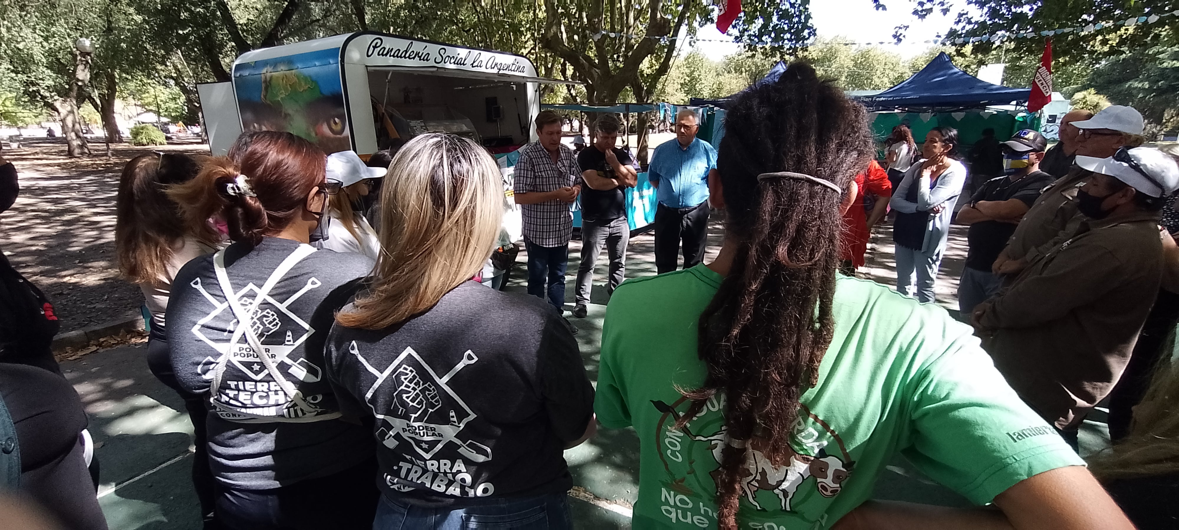 La Feria del Buen Vivir del Plan Federal de Ferias de Desarrollo Social de la Nación, fue visitada por el Jefe de la Agencia Territorial del Ministerio Social de la Nación el Prof. Daniel Di Bartolo