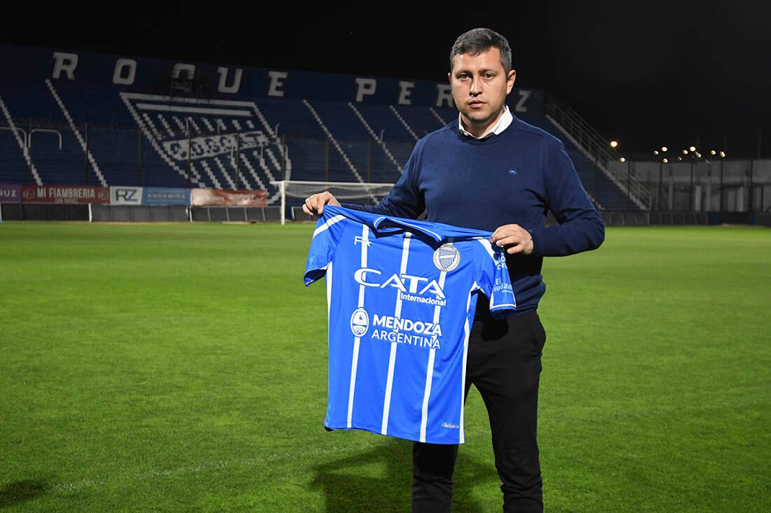 Elogios del presidente José Mansur para el fútbol que propone  el técnico Diego Flores.