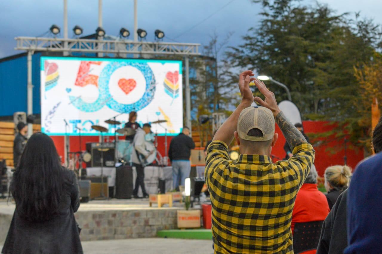 Tolhuin: exitoso festival “Verano con vos”