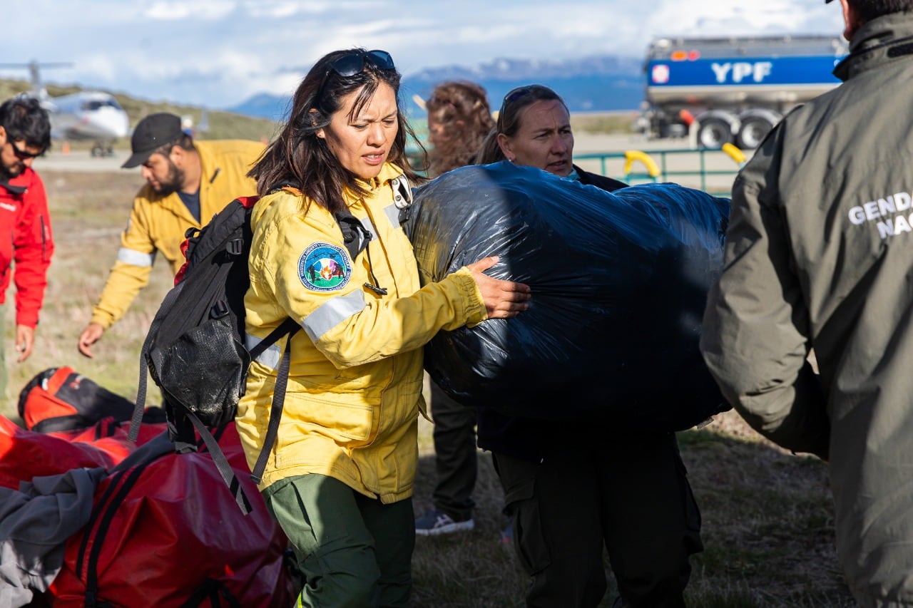 Tierra del Fuego: llegaron brigadistas nacionales para luchar contra el incendio en la Reserva Provincial