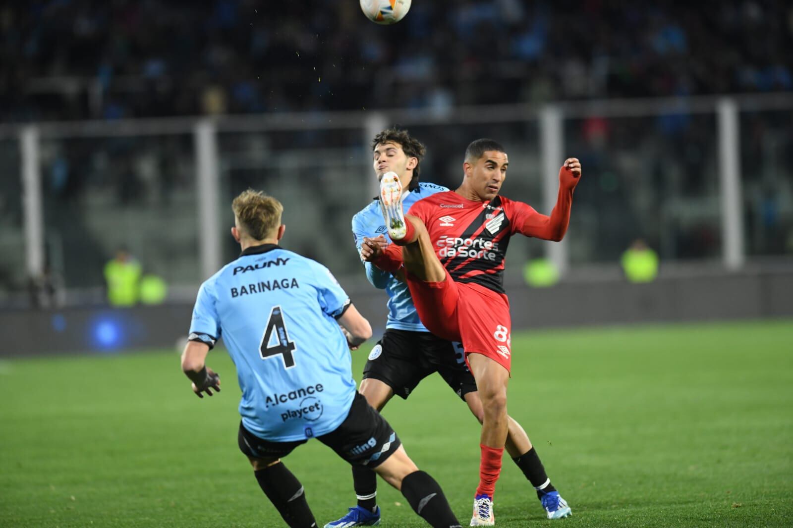 Belgrano enfrentó a Paranaense por los octavos de final de la Copa Sudamericana. (Facundo Luque / La Voz)