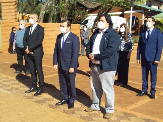 El gobernador Oscar Herrera Ahuad dirigió el acto central por el Día de la Independencia.