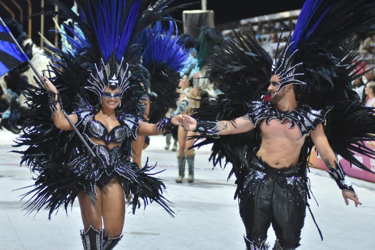 Más de 21 mil personas presenciaron la sexta noche del Carnaval del País 2025