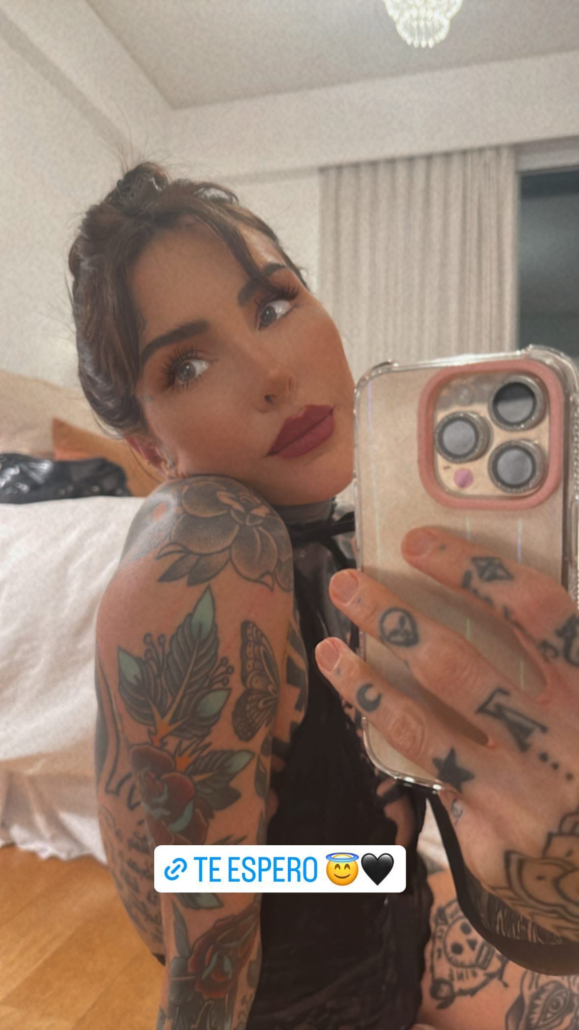 Cande Tinelli invitó a sus fanáticos a seguirla en su perfil de OnlyFans.