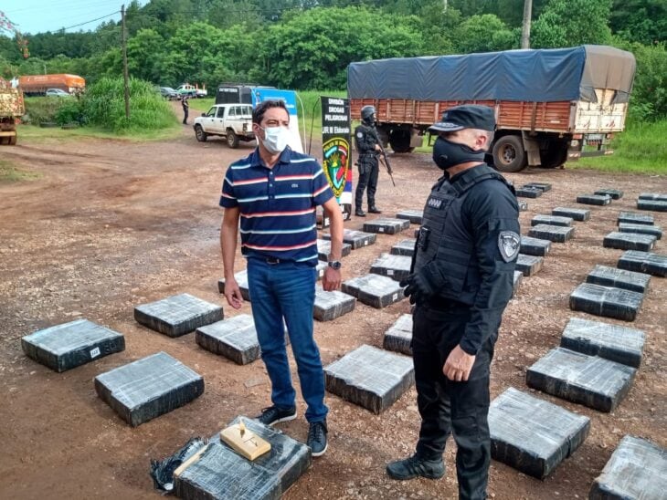 ministro de Gobierno, Marcelo Pérez y el jefe de la Policía de Misiones, Carlos Merlo,