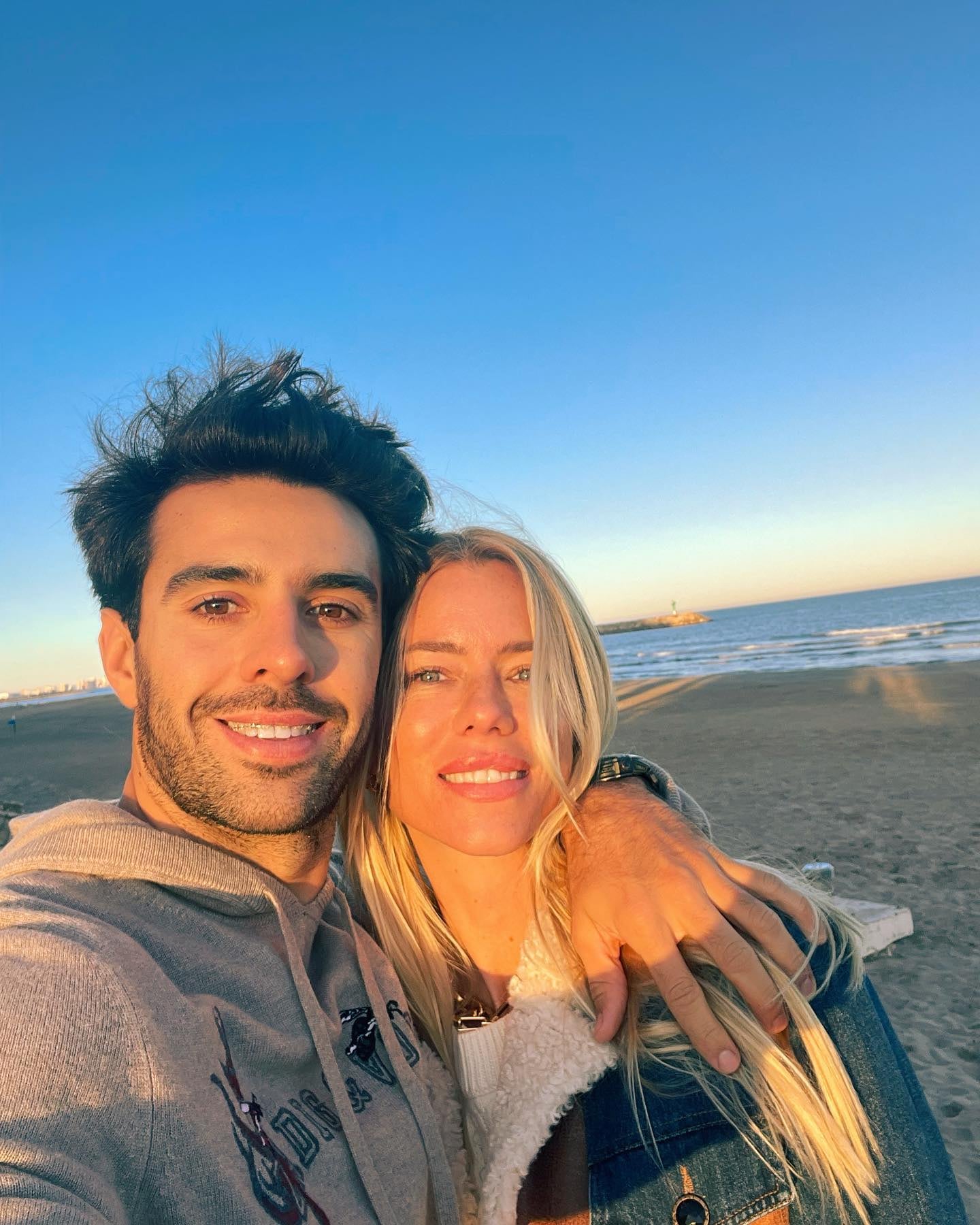 Nicole Neumann y Manu Urcera más enamorados que nunca.