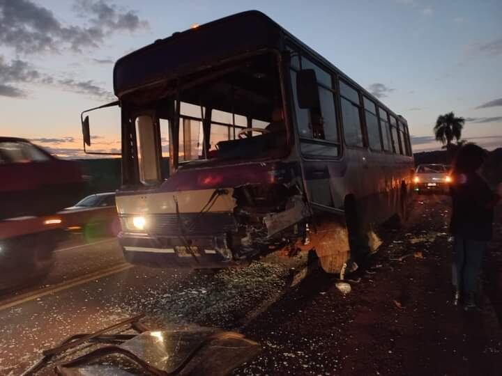 Una mujer fallecida y un niño con lesiones graves fue el saldo de un siniestro vial en Puerto Esperanza.