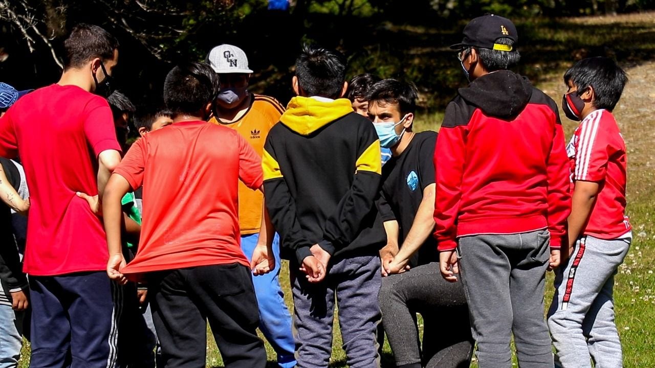 Las colonias de verano organizadas por la Municipalidad de Ushuaia en barrios de la ciudad cumplieron su primera semana de actividades. Con sedes en el SUM del KyD.