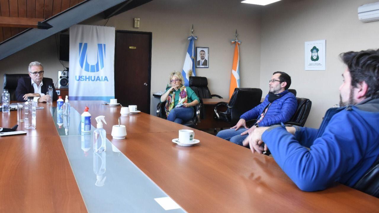 Mario Daniele y María José Calderón se reunieron con autoridades de escuelas experimentales