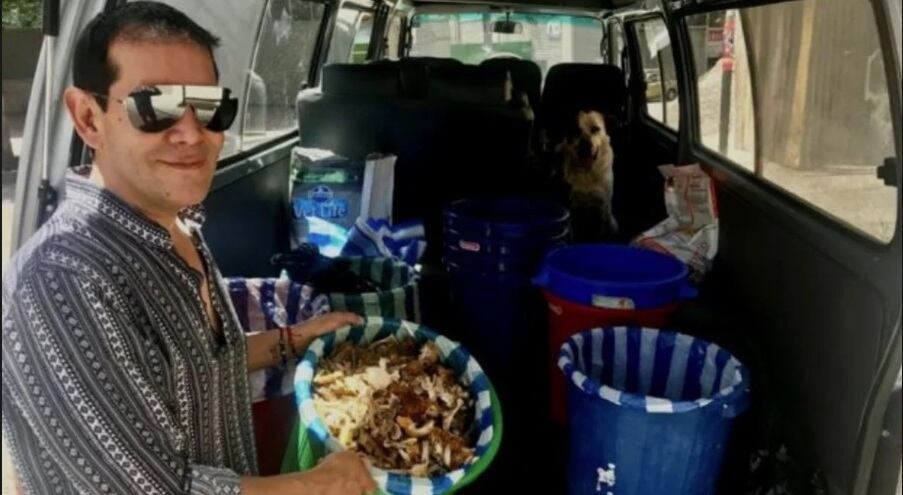 Una vida dedicada a los perros. (Foto: Clarín)