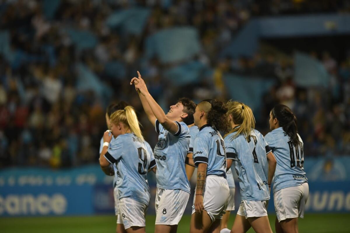 La caravana de Belgrano y otro festejo: las Piratas son de Primera