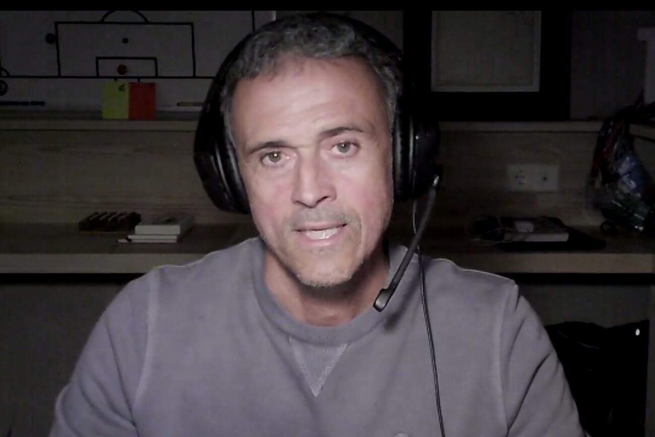 Luis Enrique hizo un video para anunciar que hará streams durante el Mundial.