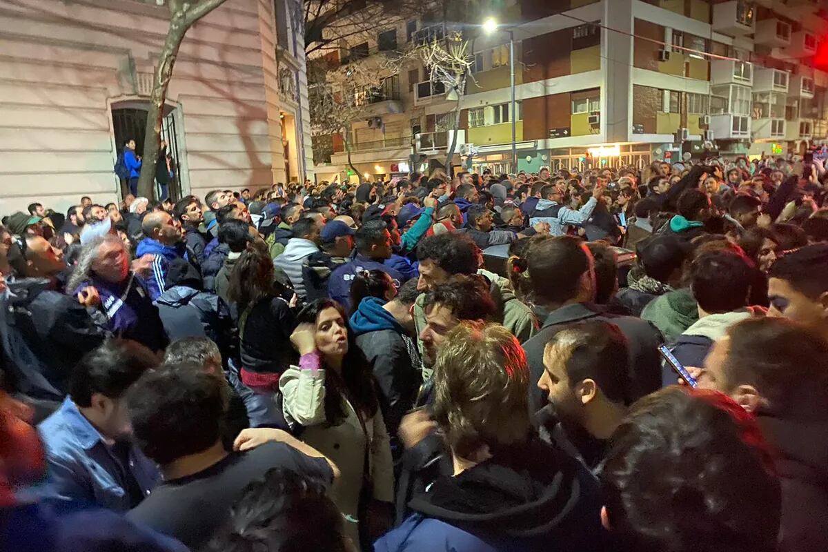 Militantes del Frente de Todos convocaron a una marcha este viernes por el atentado a Cristina Kirchner. (La Nación)