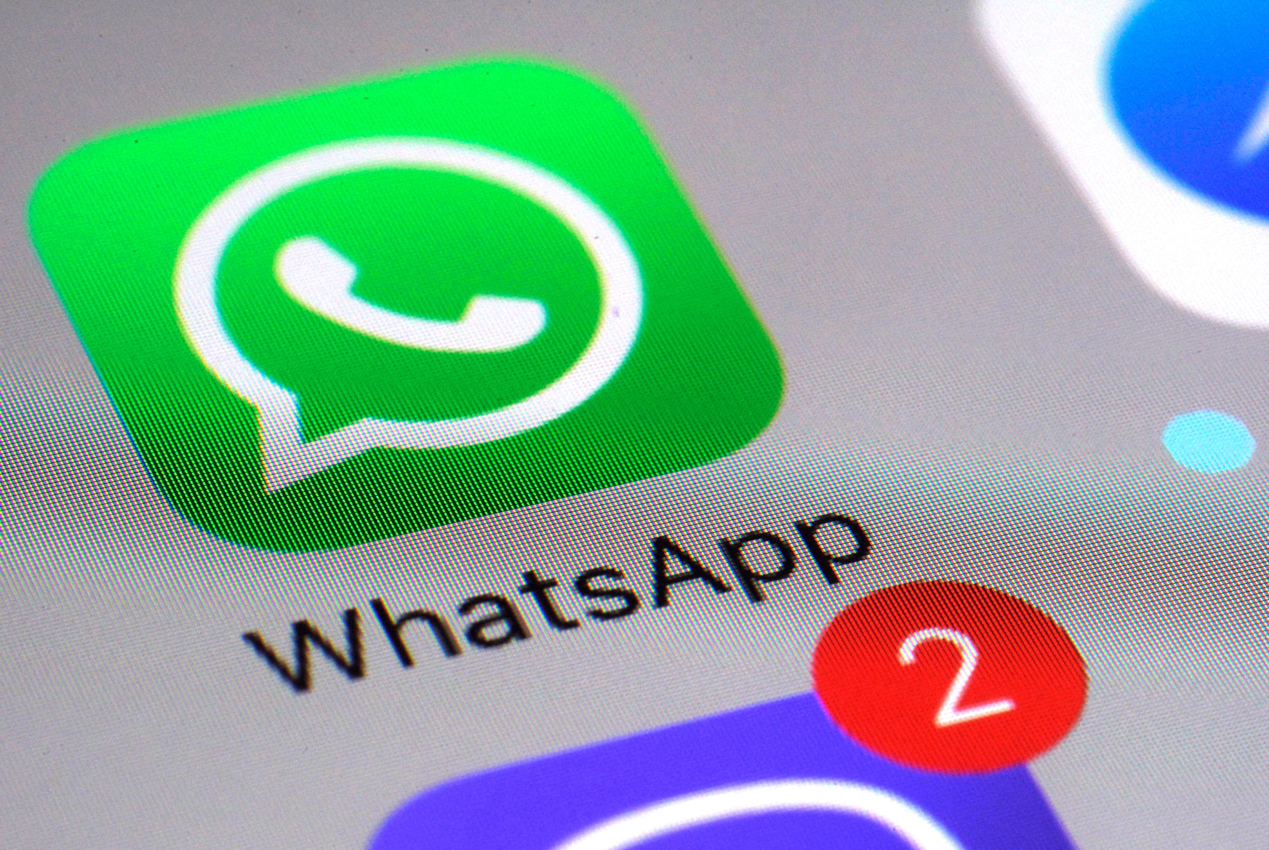 El sujeto fue amenazado por Whatsapp. (AP Foto/Patrick Sison, Archivo)