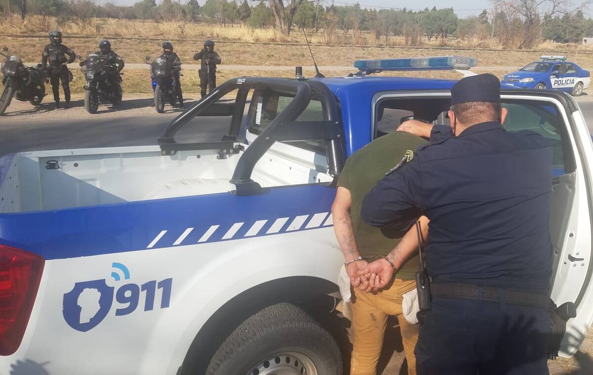 Inseguridad en Córdoba: tras un tiroteo, la Policía detuvo a cuatro ladrones que intentaban huir