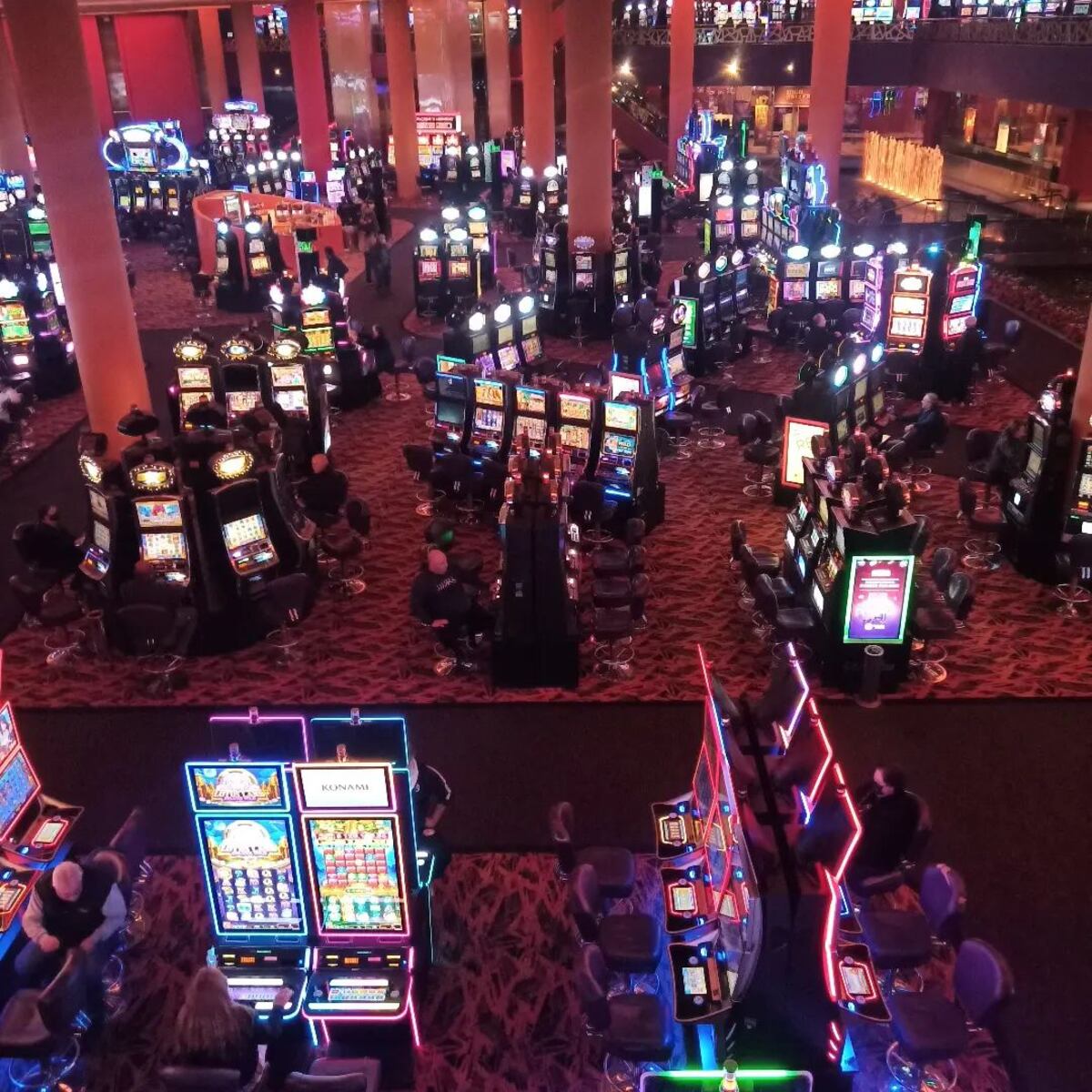 Le pegaron en el casino City Center de Rosario y demandó 8 millones de pesos