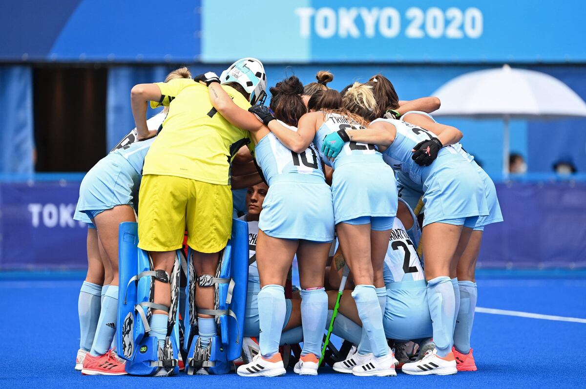 Las Leonas, convencidas en la arenga ante Alemania: “Que nos sangre el cuerpo por esta camiseta”
