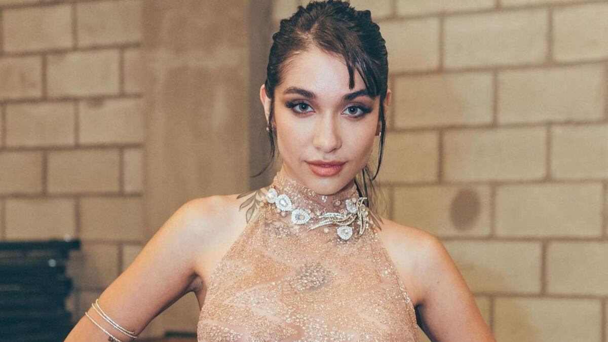 Catsuit y transparencias: el look infartante de María Becerra en su nuevo tema