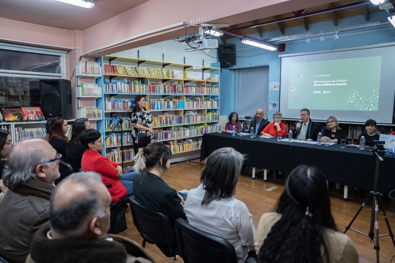 El 152° aniversario de la CONABIP se celebró en la Biblioteca Popular "Sarmiento", de la ciudad e Ushuaia.