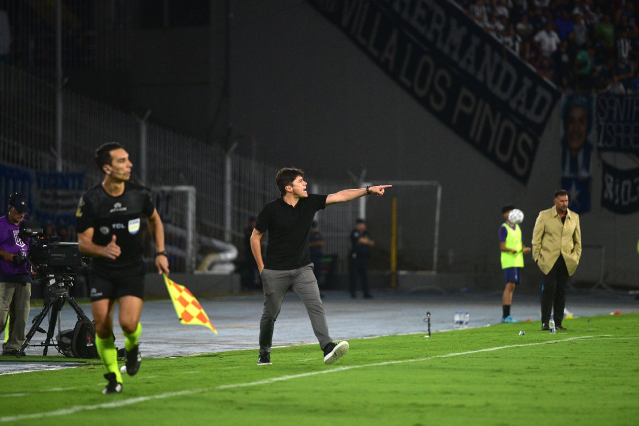 Talleres perdió contra Tigre 2 a 1 en el Estadio Kempes.  (Nicolás Bravo / La Voz)