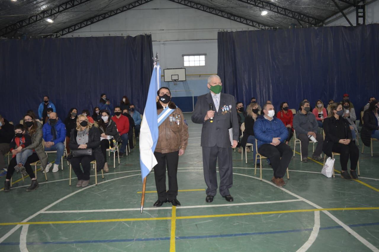 Para iniciar el acto, el VGM Cabrera se presentó y prosiguió con la lectura de la alocución.