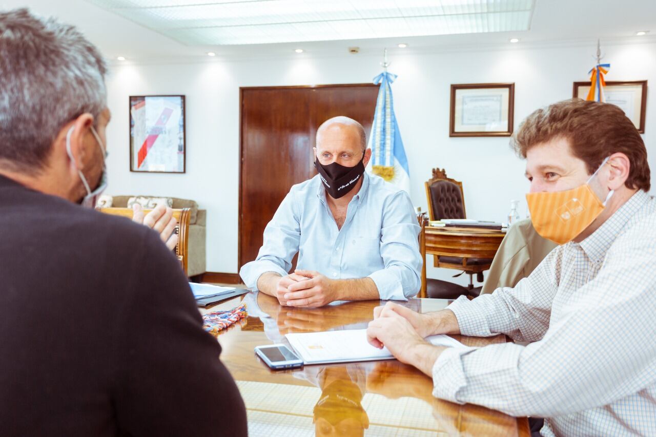 El Gobernador manifestó su apoyo al trabajo que viene desarrollando la Cooperativa, entendiendo el rol preponderante que el cooperativismo cumple en la sociedad.